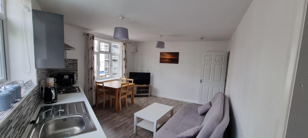 Vh Premier Flat 3 Apartment Gillingham  Exterior photo